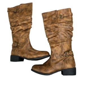 Mari A woman’s boots  Telescope New with box size:9M